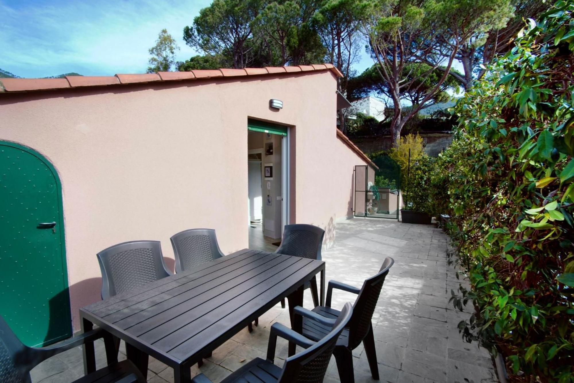 Monterosso Garden House Plus Монтеросо ал Маре Стая снимка